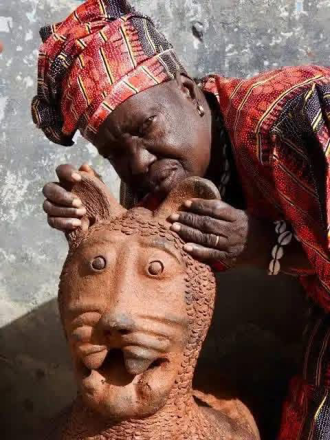 DÉCÈS DE L’ARTISTE SEYNI AWA CAMARA : LE SÉNÉGAL PERD UNE FIGURE MAJEURE DE L’ART CONTEMPORAIN