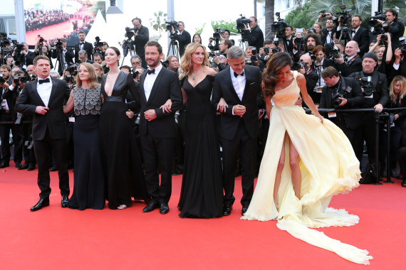 Les premières victimes du vent de Cannes: Amal Clooney et Caitriona Balfe, 