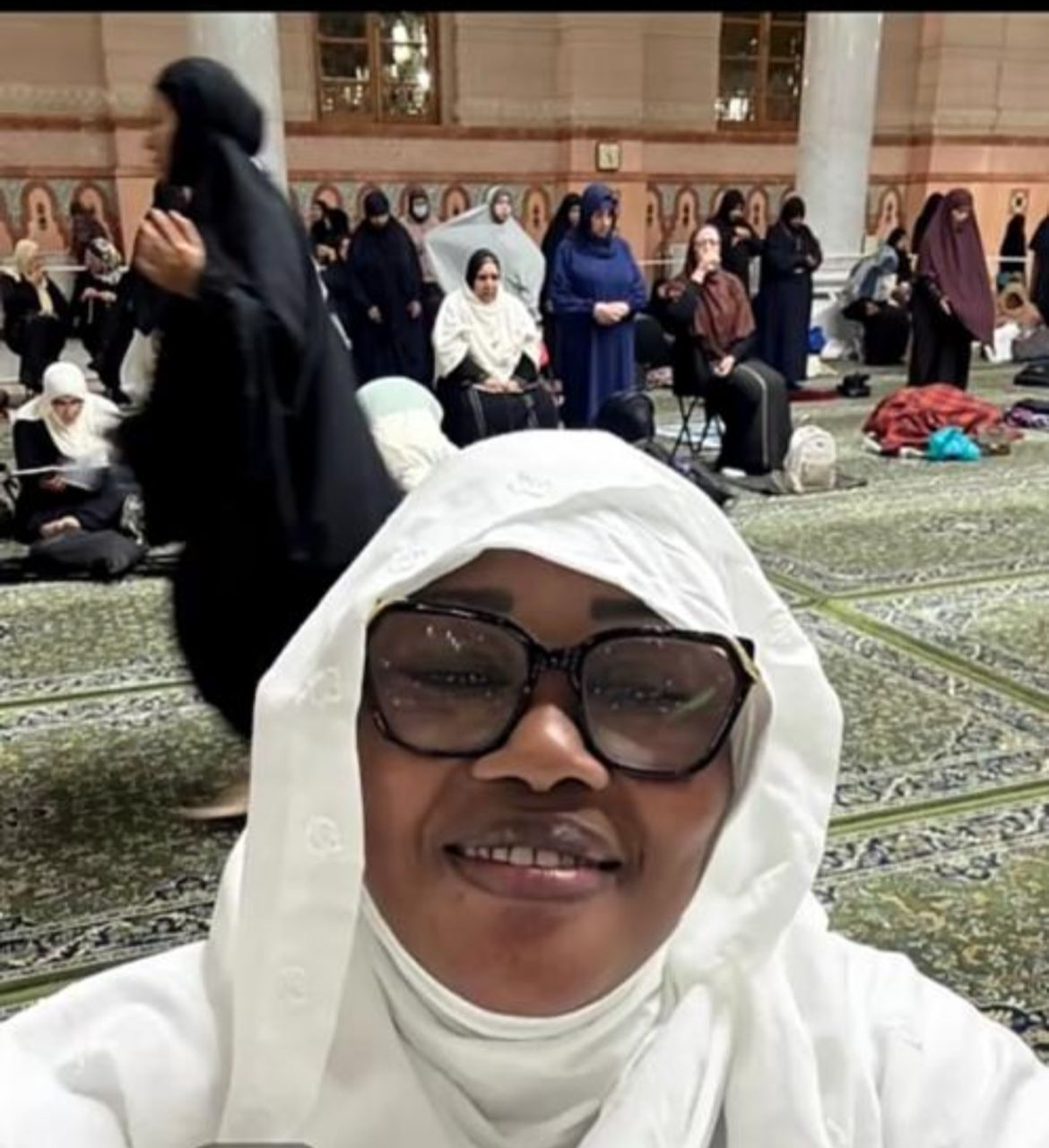 Activement recherchée par la police et faisant l'objet de plusieurs plaintes,  la célèbre  Ndèye Maguette Mboup, arrêtée à l'aéroport  et, bizarrement... relâchée