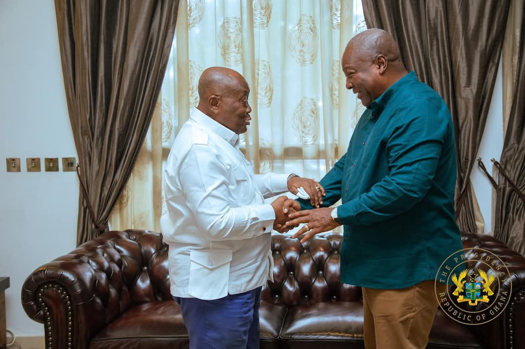 GHANA: le Président John Dramani Mahama rend visite à son prédécesseur Nana Akufo-Addo 