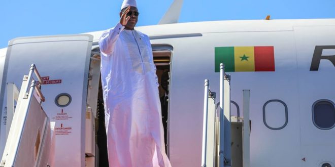 Séjours fréquents à l'étranger : Questions autour des voyages du Président Séjours fréquents à l'étranger : Questions autour des voyages du Président