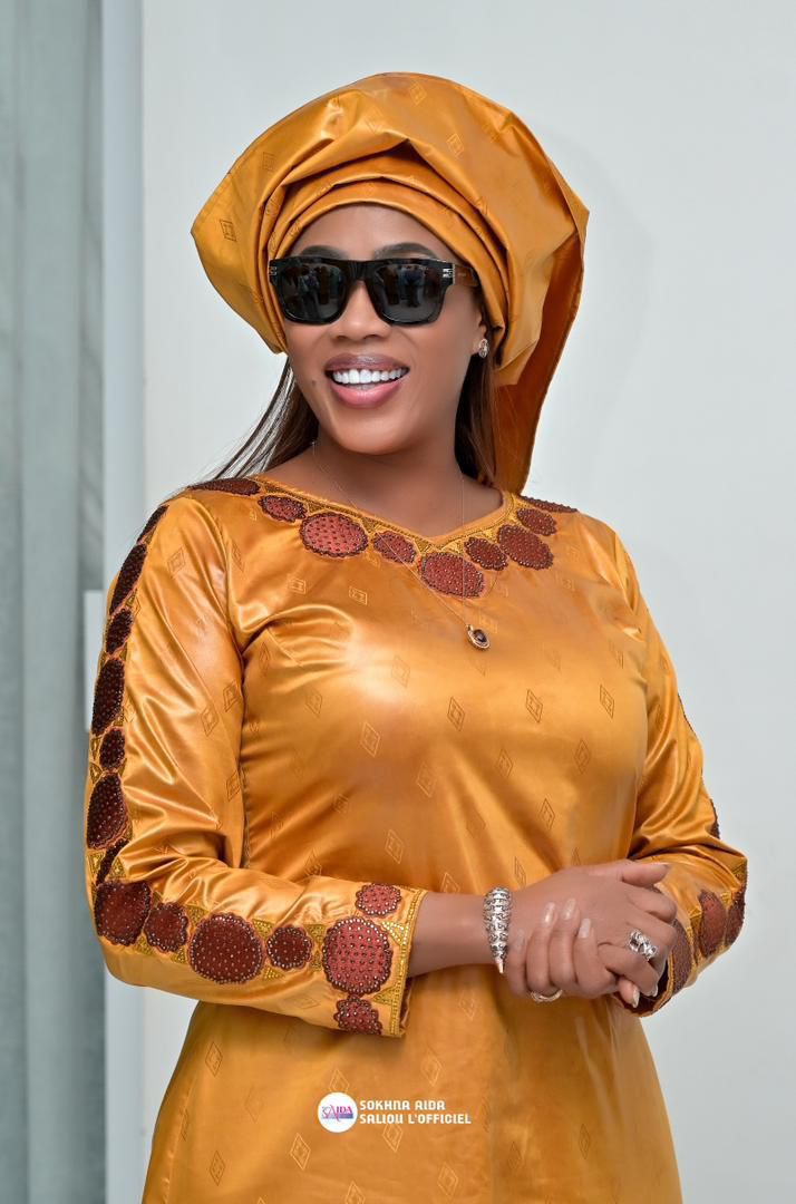« Fonds Rose »- Sokhna Aïda Diallo appuie la DER avec une enveloppe de 5 millions francs cfa et promet de  leur verser encore …1 million chaque deux mois