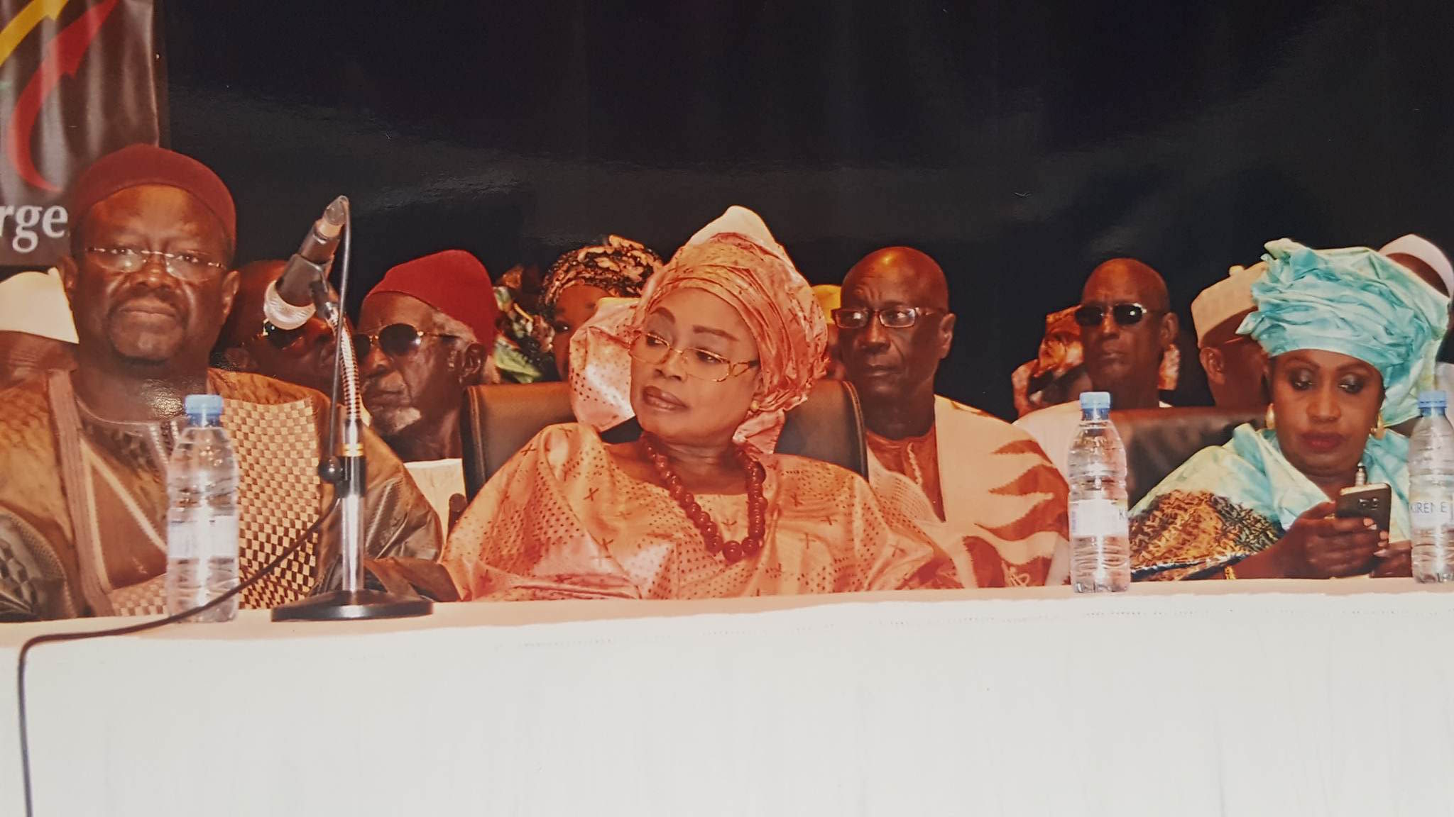 Cheikh Mbacké Sakho: "Devant moi, le Président Macky Sall a pris un exemplaire du saint Coran pour jurer..." Cheikh Mbacké Sakho: "Devant moi, le Président Macky Sall a pris un exemplaire du saint Coran pour jurer..."