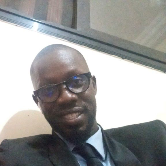 Affaire Pape Cheikh Diallo et CIE- Voici le Dr Serigne Mourtalla Guèye, médecin en service au Centre national de transfusion sanguine (CNTS) qui voulait se...suicider !