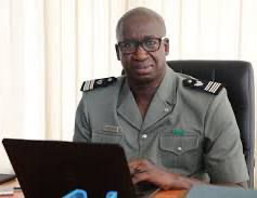 DÉCORATIONS-DOUANES : l’Inspecteur principal Demba Seck honoré