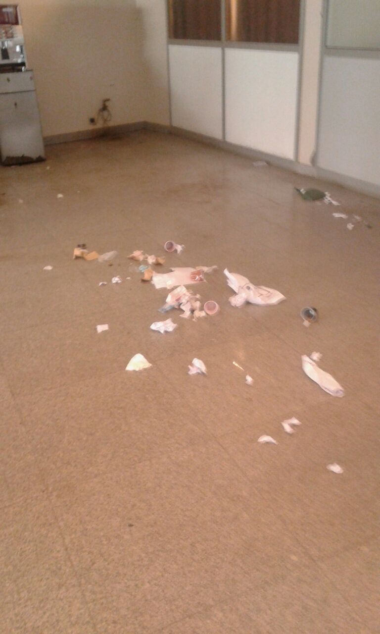 Qui protège la société  de nettoiement du tribunal de Dakar? Qui protège la société  de nettoiement du tribunal de Dakar?