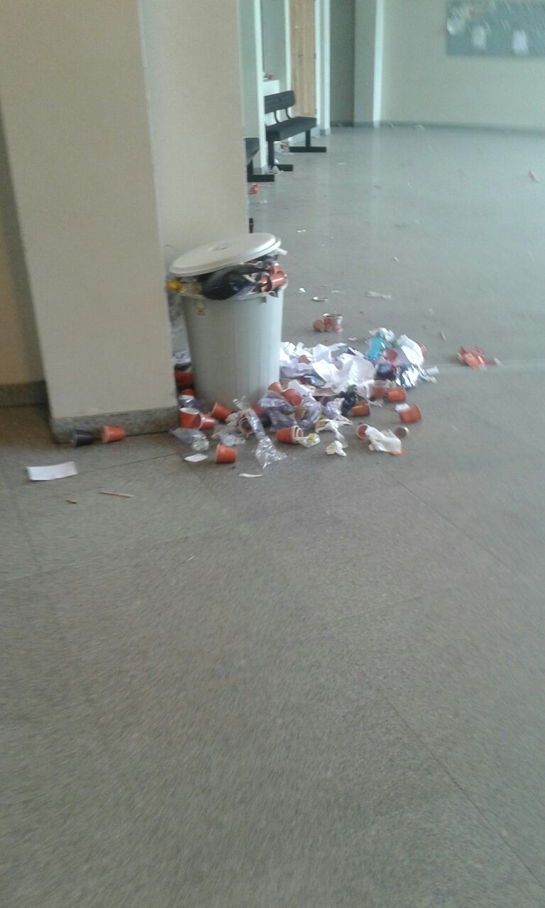 Qui protège la société  de nettoiement du tribunal de Dakar? Qui protège la société  de nettoiement du tribunal de Dakar?