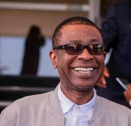 FEMUA 18 : Youssou Ndour atterrit à Abidjan, accueilli par Manadja pour un show inédit !