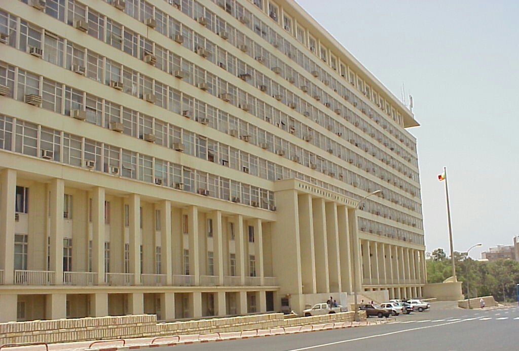 De 17 milliards à plus du double : gros scandale sur la réfection du building administratif : au profit de qui? Qui protège qui? De 17 milliards à plus du double : gros scandale sur la réfection du building administratif : au profit de qui? Qui protège qui?