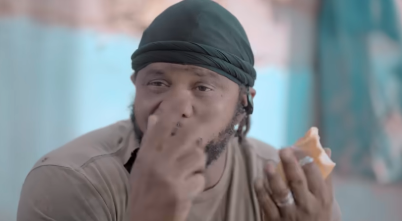 « Son de redressemenT » : Thiat sort un nouveau morceau critique sur la situation du Sénégal