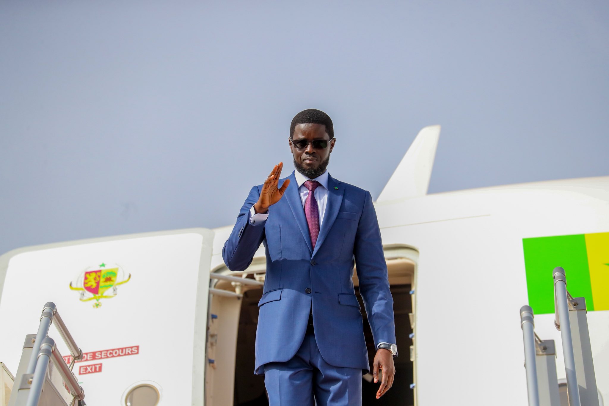 Le PR, Bassirou Diomaye Faye, a quitté Dakar ce s matin pour se rendre à Banjul- Ce que l'on sait du séjour en Gambie !
