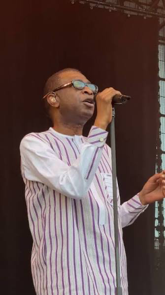 Youssou N’dour, égal à lui-même, et le Super Étoile ont fait vibrer les Francofolies depuis la scène Foulquier