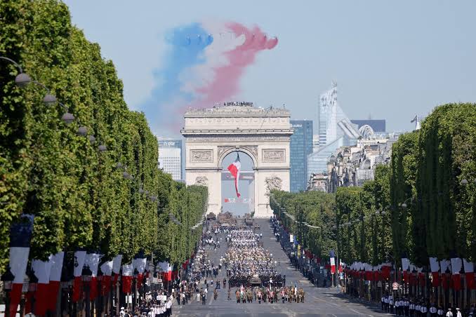 Patrouille de France, soldats ukrainiens, 400 ans de la Marine... Les images fortes du défilé XXL du 14-Juillet