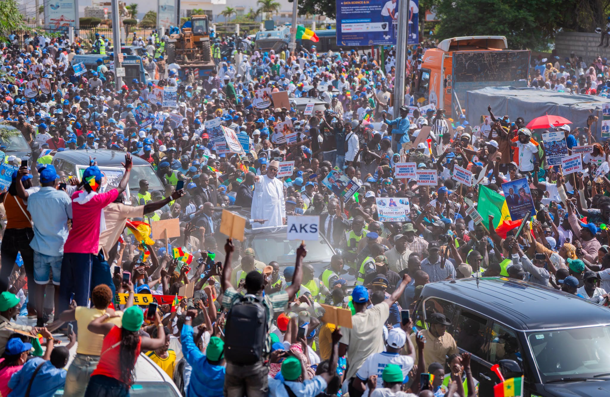 Ferveur sous affrètement : le simulacre d’une liesse populaire à l’accueil de Macky Sall