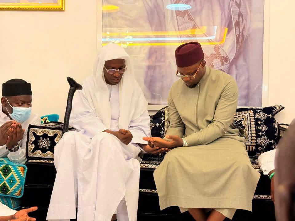 Ousmane Sonko à Yoff pour présenter ses condoléances à son inconditionnel Chérif Ousseynou Laye : L'hommage au-delà des larmes