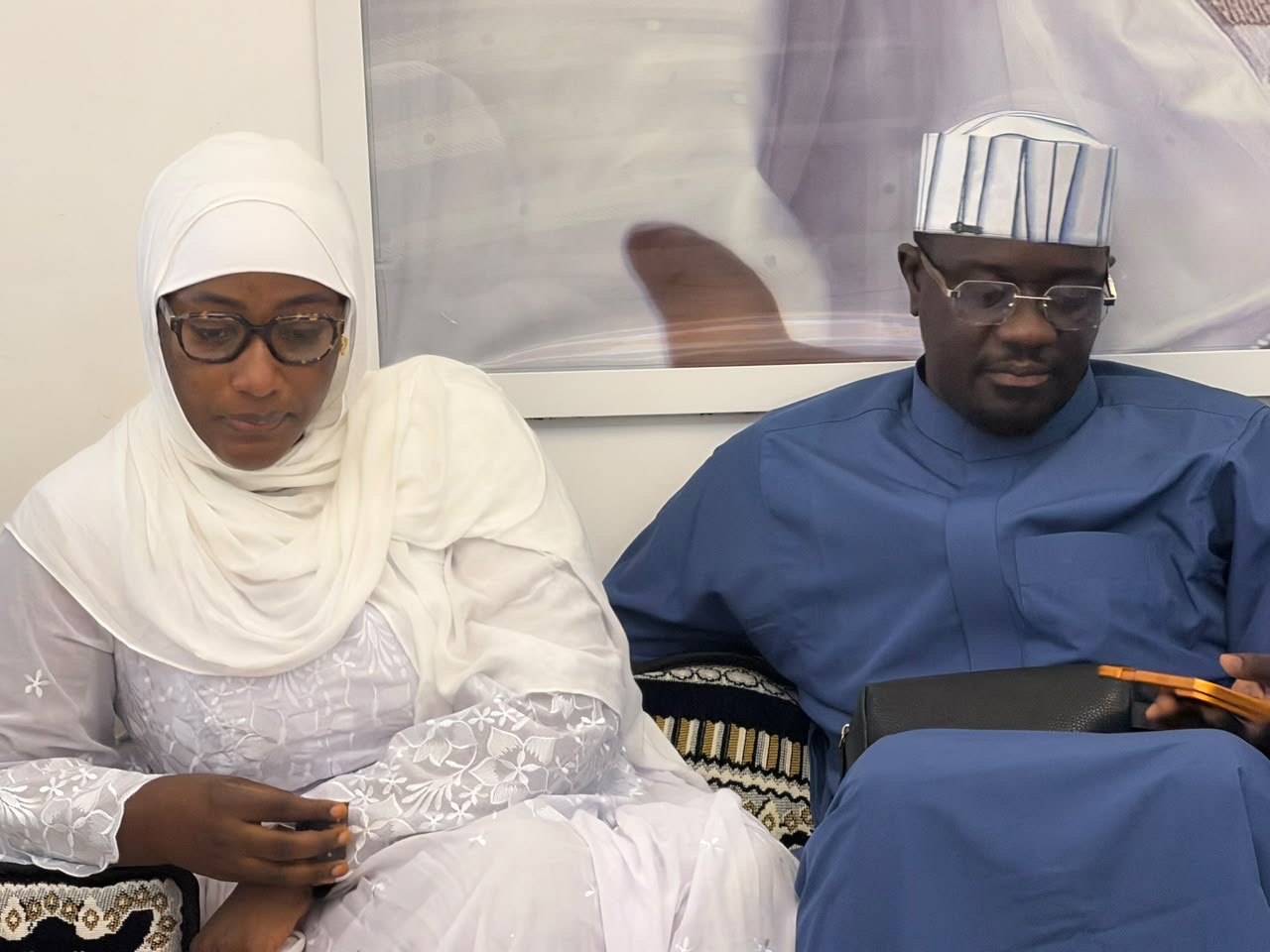 Deuil à Yoff : Le Khalife général des Layènes, le Procureur de la République et les épouses d'Ousmane Sonko unis dans la compassion auprès de Chérif Ousseynou Laye