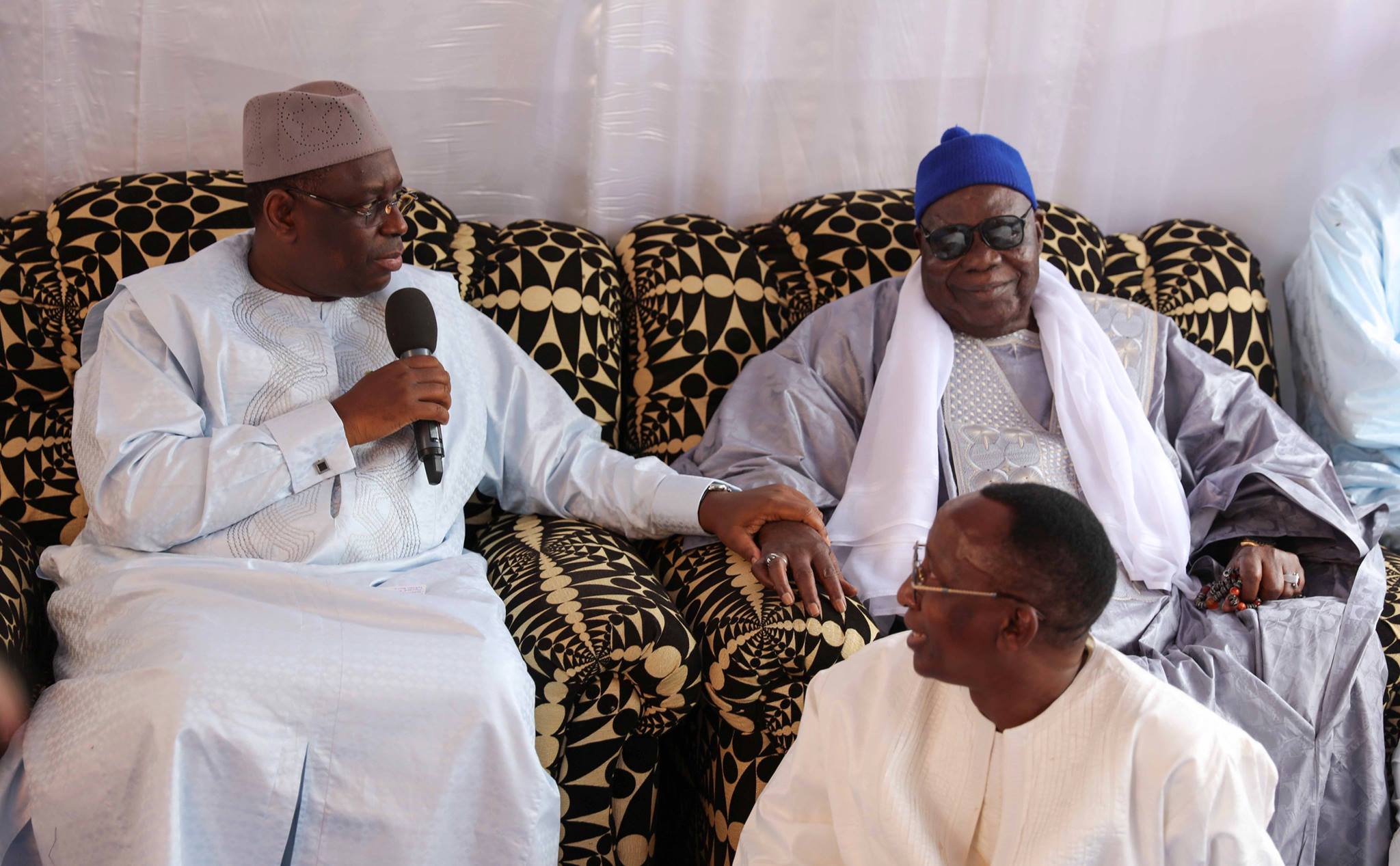 Le PR Macky Sall a présenté ses condoléances à la communauté Léboue Le PR Macky Sall a présenté ses condoléances à la communauté Léboue