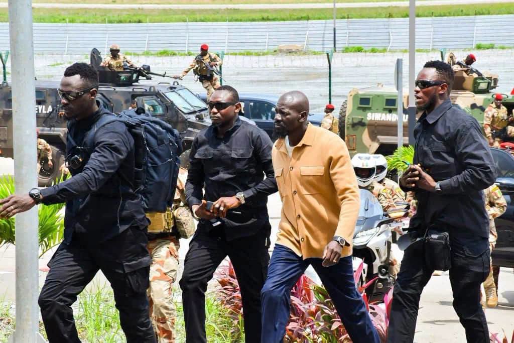 Entre prestige et vigilance : le retour sous haute protection de Mamadi Doumbouya