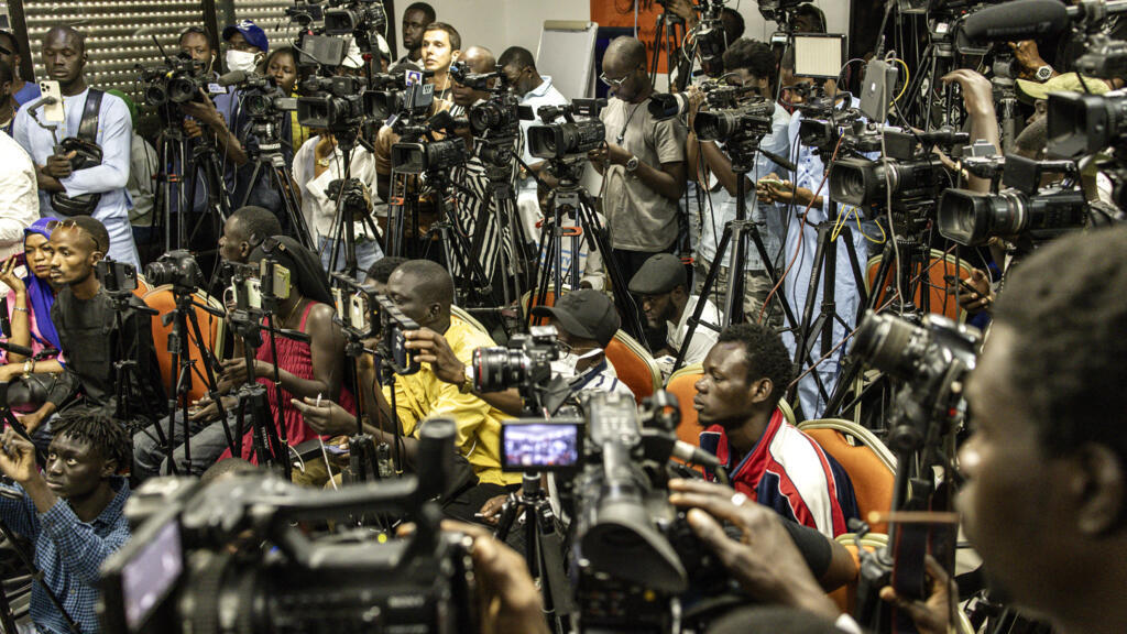 Mimi Touré face à la presse : une réponse sans détour à Ousmane Sonko