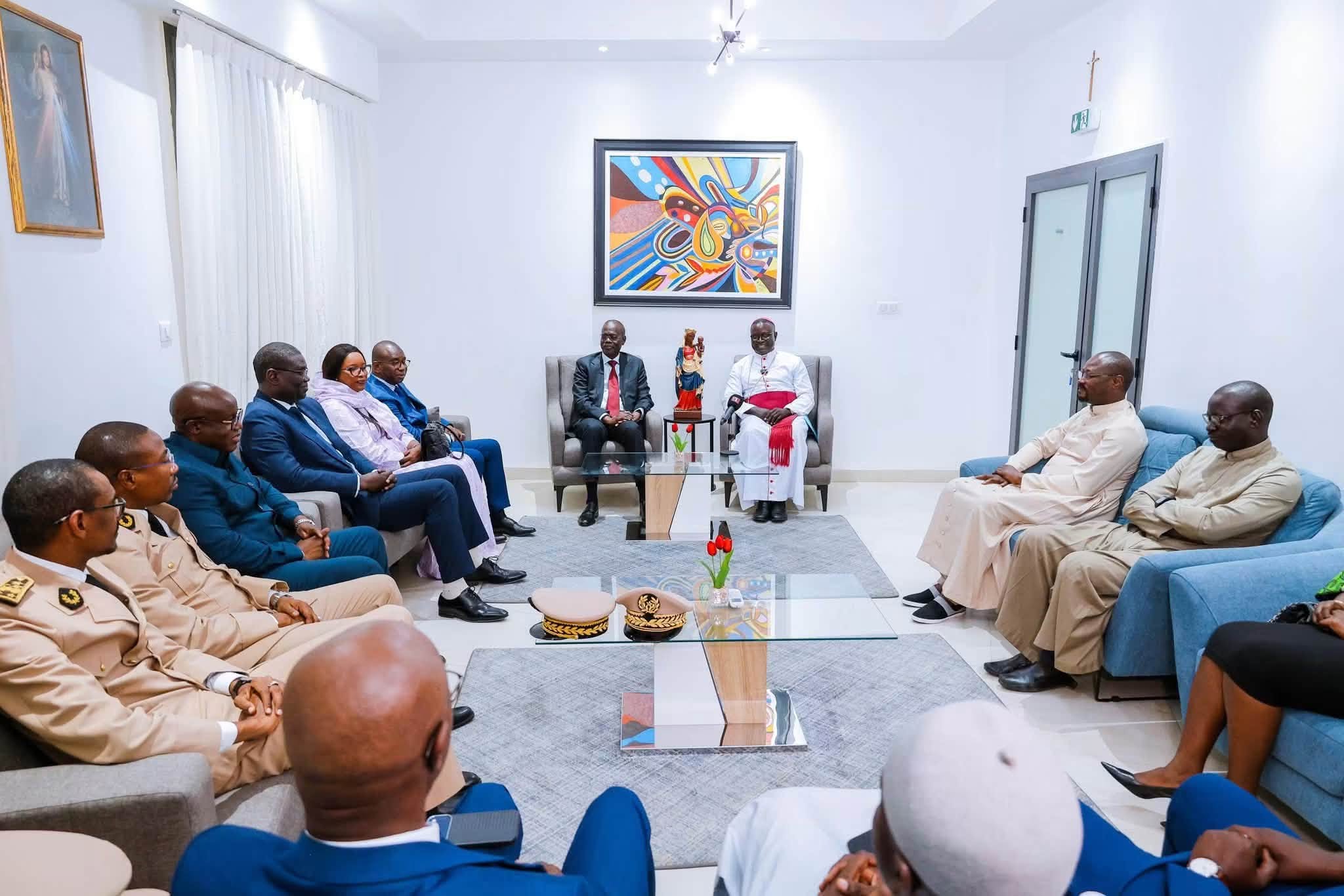 Le Premier ministre à la cathédrale de Dakar : un jalon pour la cohésion et la fraternité républicaine