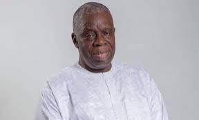 Diop Sy tourne le dos à Amadou Ba et lorgne Kiiray : quand les convictions politiques changent au gré du vent