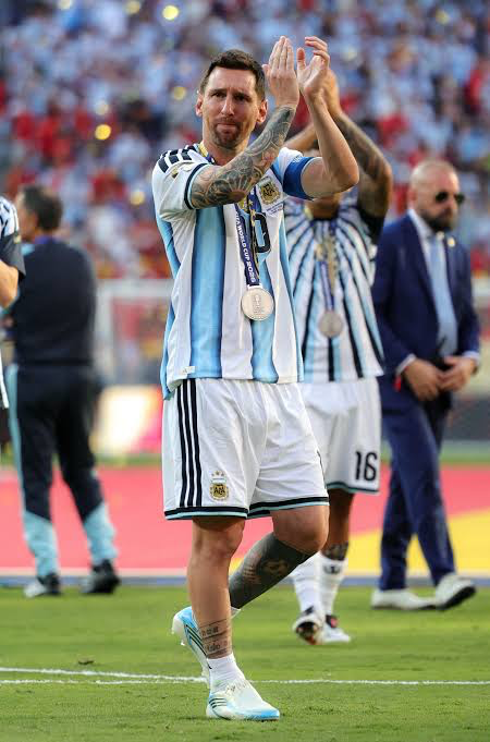 Lionel Messi annonce sa retraite internationale avec l’Argentine