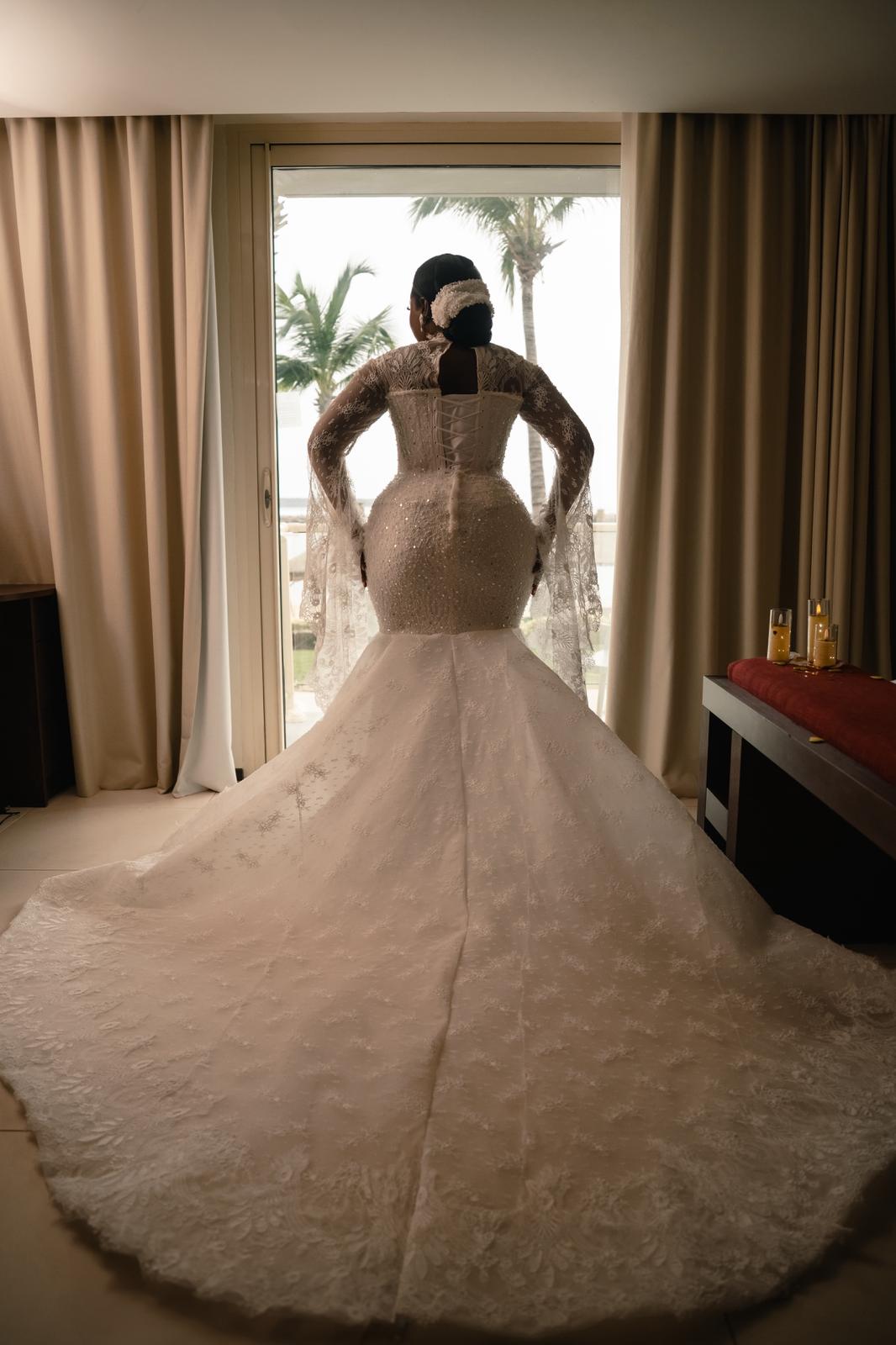 Mariage princier de Mame Diarra Diop : dans l’écrin d’une robe d’exception, une mariée qui rayonne (IMAGES EXCLUSIVES)