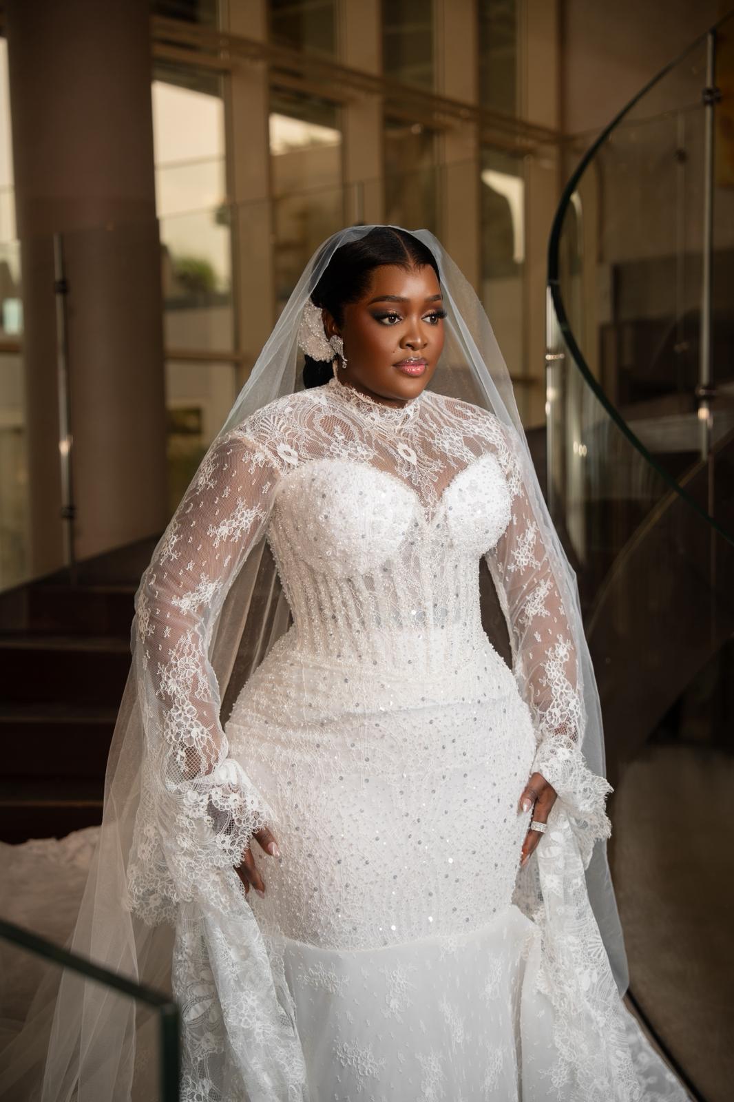 Mariage princier de Mame Diarra Diop : dans l’écrin d’une robe d’exception, une mariée qui rayonne (IMAGES EXCLUSIVES)
