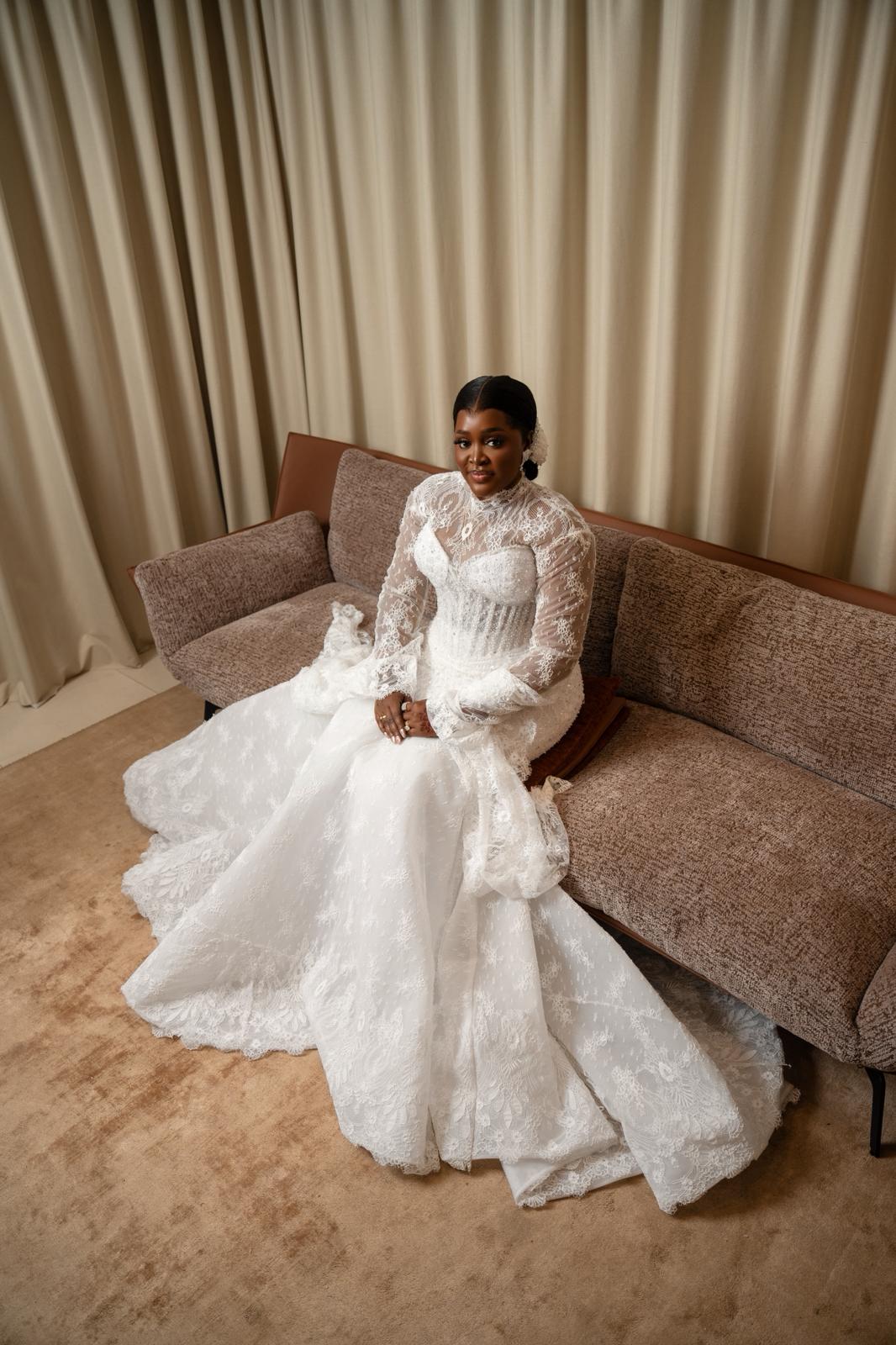Mariage princier de Mame Diarra Diop : dans l’écrin d’une robe d’exception, une mariée qui rayonne (IMAGES EXCLUSIVES)