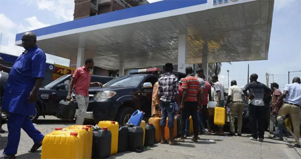 Pénurie de Super à Dakar : où est passé le carburant ?