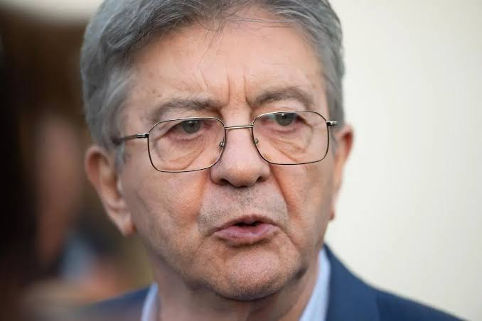 Jean-Luc Mélenchon reconnaît avoir « changé d’avis » sur le port du voile