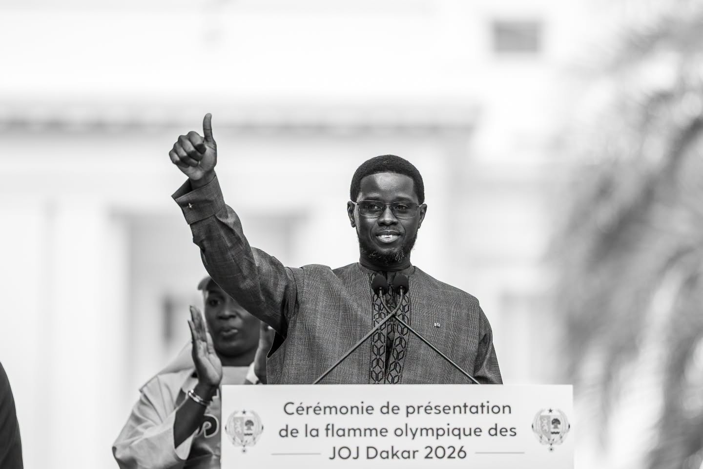 Un moment historique pour l'Afrique : Le Président Bassirou Diomaye Faye accueille la Flamme olympique à Dakar en prélude aux JOJ 2026