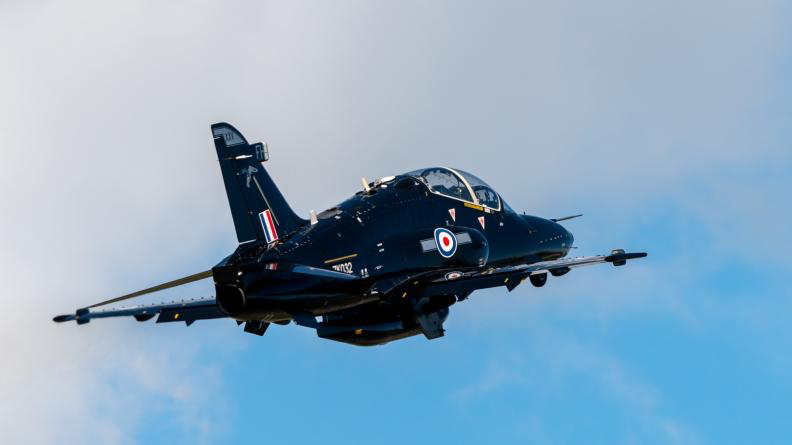 Sûreté aérienne : Le Sirpa lève le voile sur la présence d'un aéronef de la Royal Air Force en Île-de-France