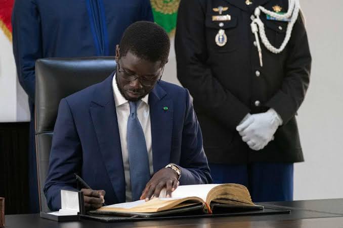 Grâce présidentielle : Diomaye Faye ouvre une nouvelle page pour 984 détenus