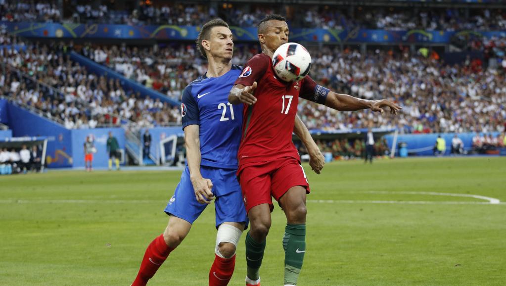 URGENT Euro 2016: le Portugal bat la France (1-0, après prolongation) et remporte son premier titre.