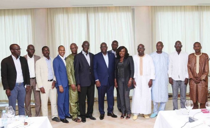 SENEGAL : Voilà comment le pouvoir a « tué » la presse sénégalaise devenue « presse du Palais » SENEGAL : Voilà comment le pouvoir a « tué » la presse sénégalaise devenue « presse du Palais »