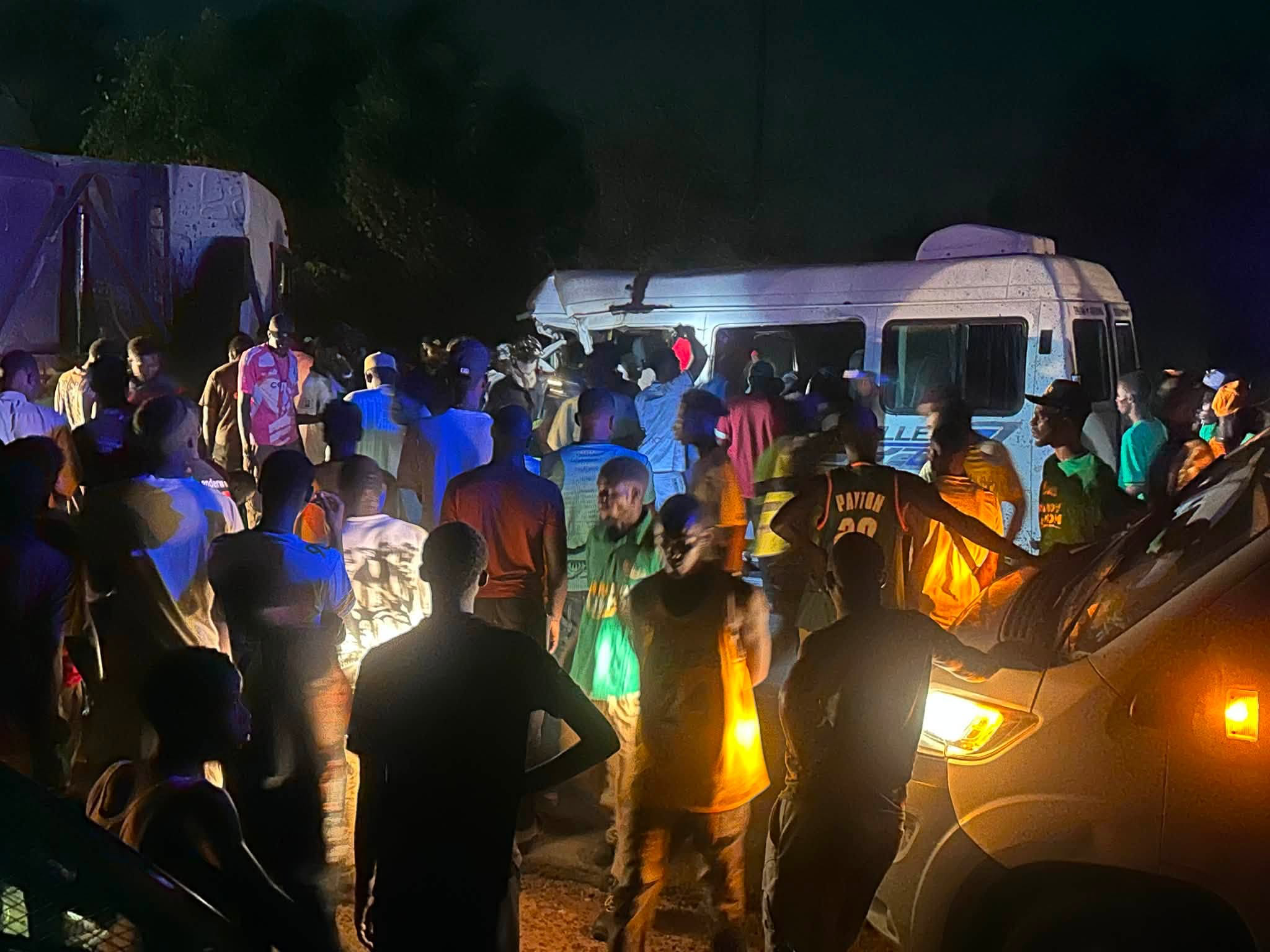 Drame sur l’axe Ndande-Kébémer : une violente collision entre un camion et un minicar fait plusieurs morts