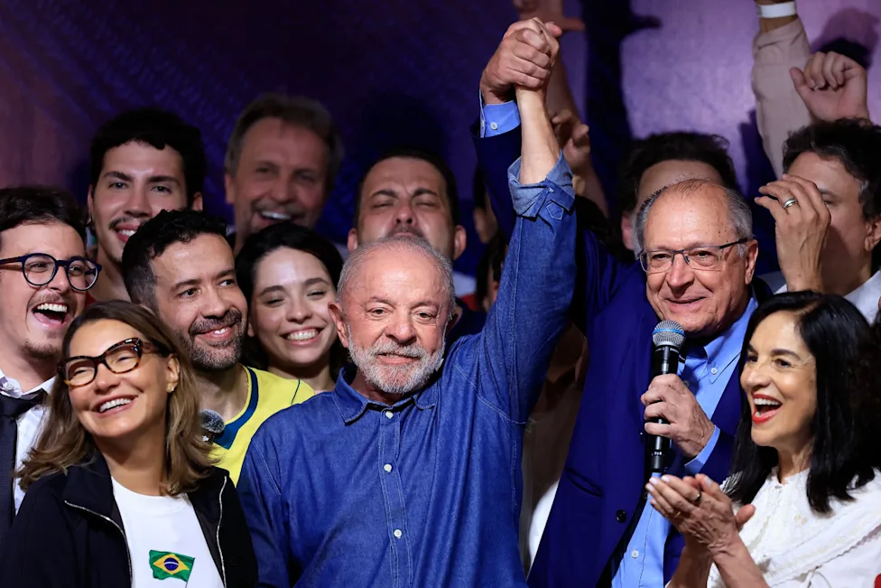 Lula élu président pour un quatrième mandat inédit à la tête du Brésil, Flavio Bolsonaro veut faire annuler le scrutin