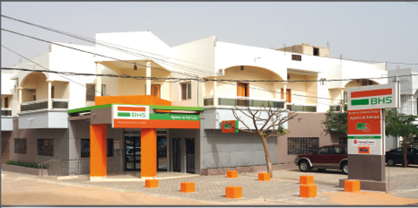 Cambriolage à l’agence régionale de la BHS de Thiès. Le Technicien du Gab recherché… Cambriolage à l’agence régionale de la BHS de Thiès. Le Technicien du Gab recherché…