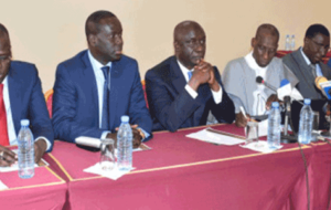 Manœuvres : La coalition ‘Goor ca waax ja’ en conclave Manœuvres : La coalition ‘Goor ca waax ja’ en conclave