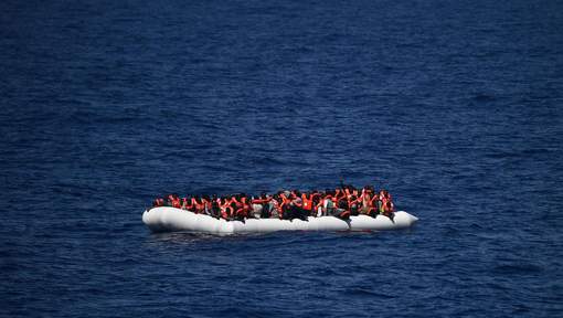 Plus de 1.000 migrants secourus en Méditerranée, 17 corps retrouvés