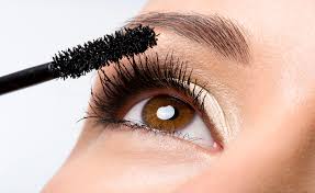 Astuce pour éviter qu'un mascara ne durcisse