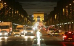 Fusillade sur les Champs-Elysées : un policier tué, un assaillant abattu