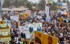 ​Meeting à Ziguichor : Macky chante la Casamance