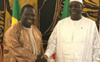 Célébration de la naissance de Nabi- Elhaj Dia, responsable de l'APR à Bambey, offre un magnifique "Kamil" à Serigne Mame Mor Mbacké