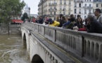 Inondations: décrue à Paris, la Normandie menacée