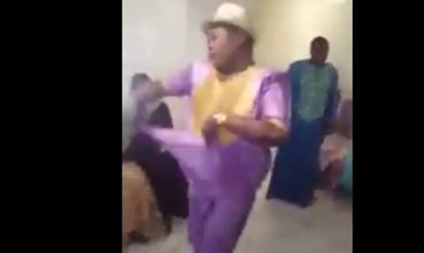 La fin des temps? Regardez l'homosexuel Amzozo dansant comme une...femme!