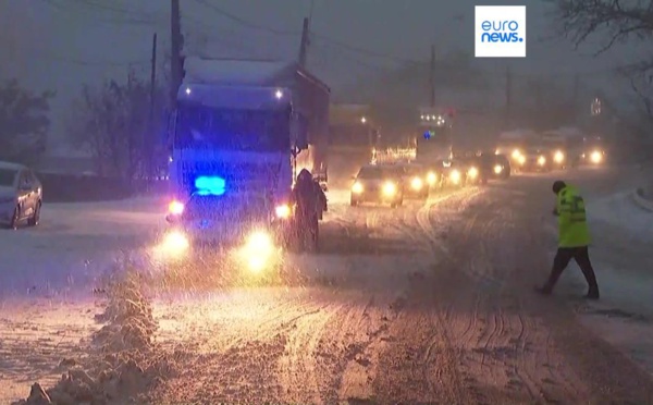 D'importantes chutes de neige dans l'Est de l'Europe font plusieurs morts