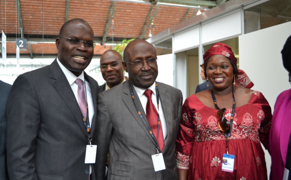 ​Khalifa Sall pose avec Nata Samb et l'ancien Pm sous Diouf!