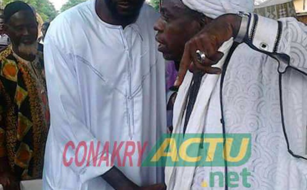 [Vidéo + Photos ] : Emmanuel Adebayor se convertit à l’Islam